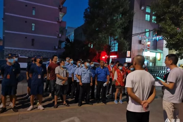 义乌市北苑街道幸福社区开展出租房安全夜查行动