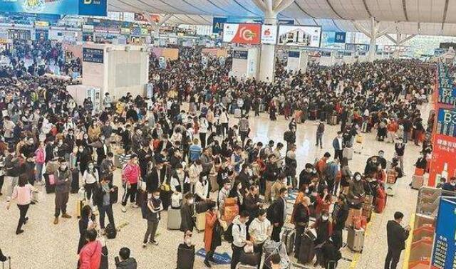 昆山派“点对点”专车赴三省六地接8.5万名新员工回昆就业